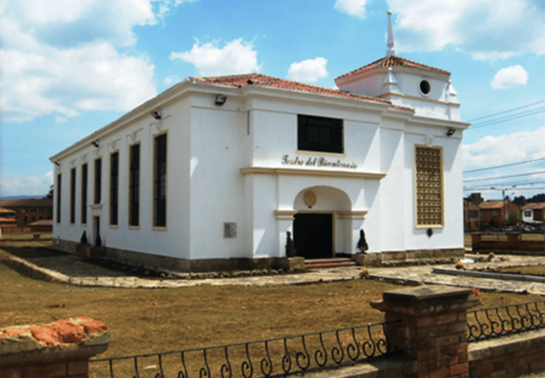 TEATRO BICENTENARIO JULIO CARO